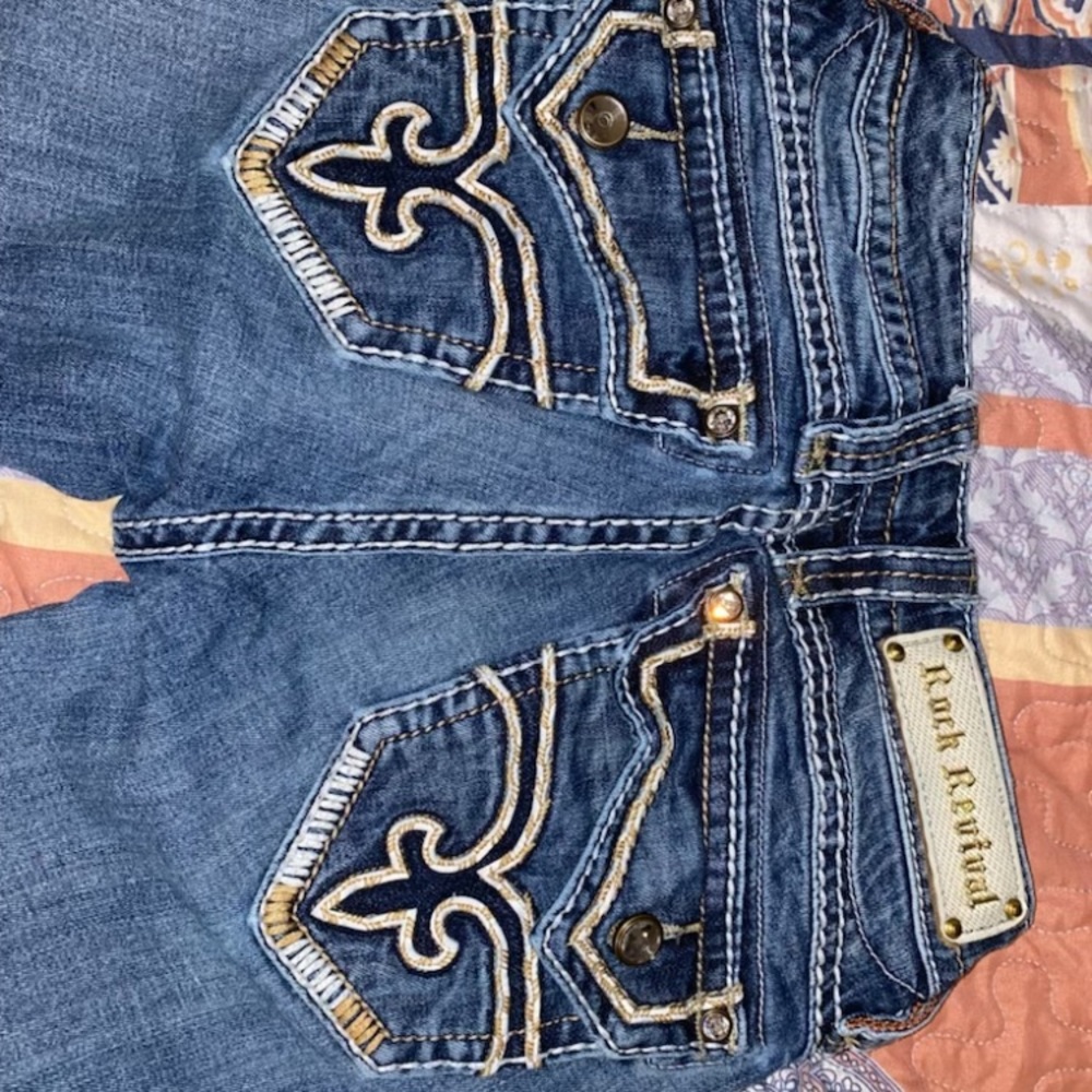Buckle jeans